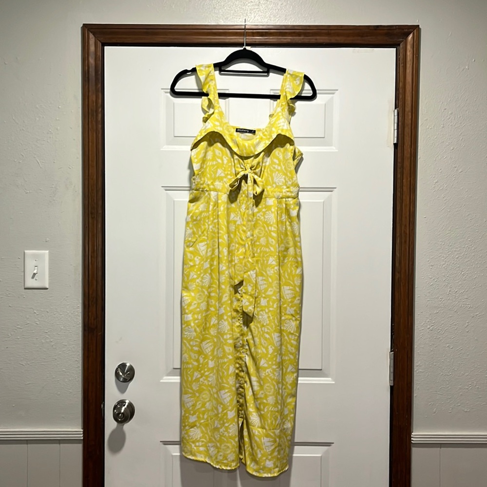 Dressberry M / Large Chartreuse Yellow Sea shell Sailboat Beach print sleeveless